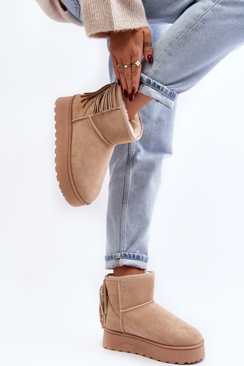 Women's snow boots on a massive platform with fringes beige Lirico