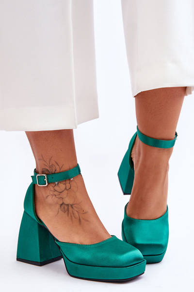 Fashionable Pumps On Massive Heels Green Sandia