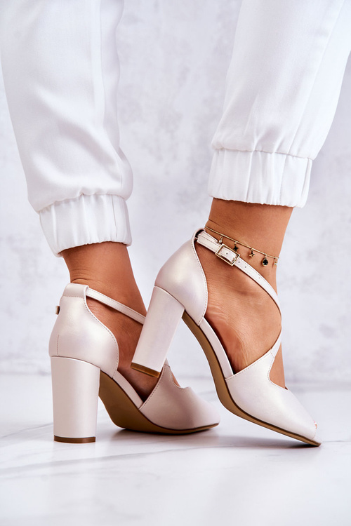Leather Sandals On A Bar Beige Lorita