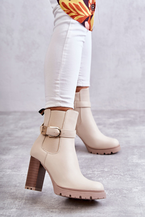 leather boots on a post with a decorative belt Beige Maresol