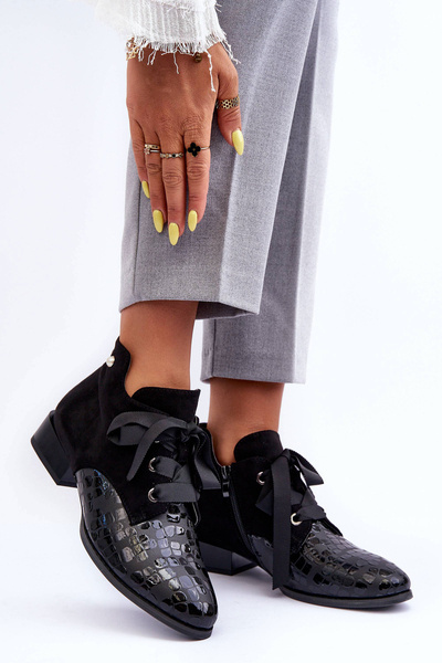 Women's Flat Heel Shoes with Lacing Black Meroni