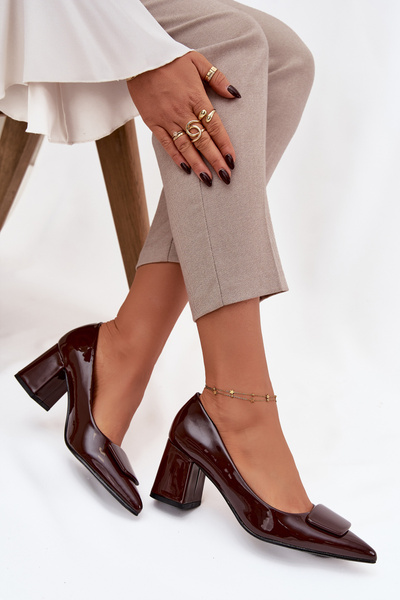 Czółenka Obcas Słupek Lakierowane Z Ozdobą Czekoladowe Isoline