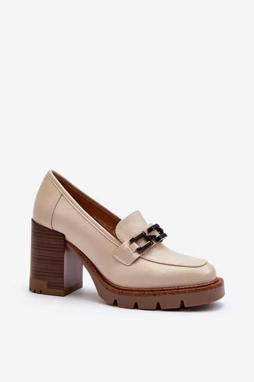 Pumps on a chunky heel with beige Oradna decoration