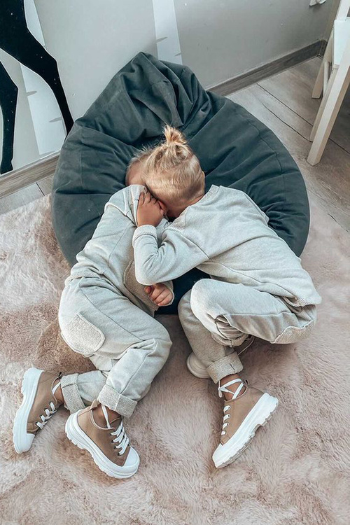 Children's Sneakers On A Platform Beige Travel Time