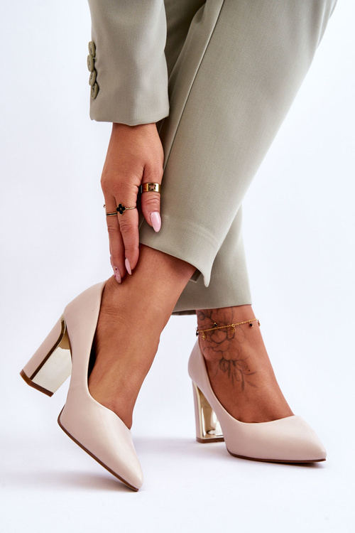 Classic Pumps On A Decorative Heel Beige Elizabeth