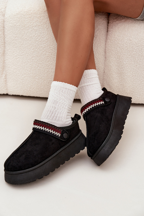 Women's Low Snow Boots With Moving Strap And Embroidery On Platform Black Lyrisse