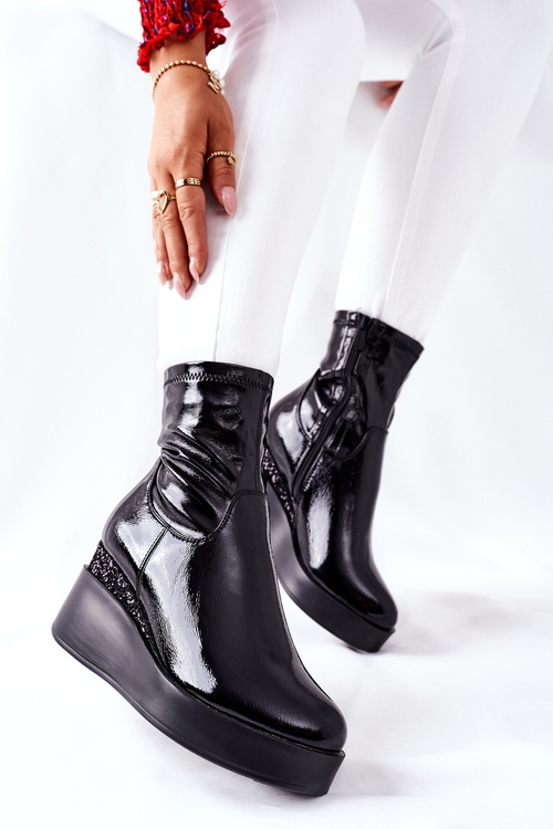 Botki Damskie Na Koturnie Lakierowane Czarne Therapie