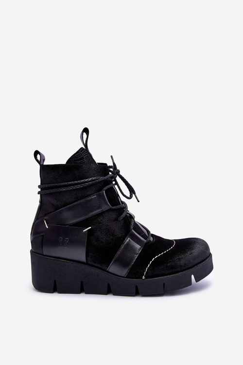 Leather Boots on a Wedge Maciejka 06185-01 Black