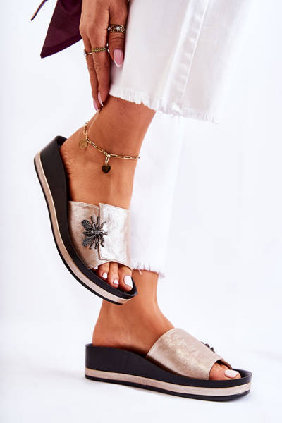 Fashionable Women's Slippers With Decoration Gold Holle