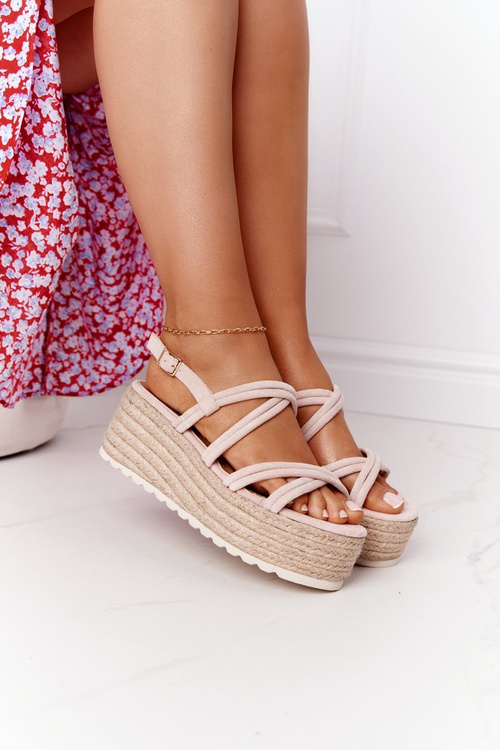 Sandals On A Braided Platform Beige Crazy In Love