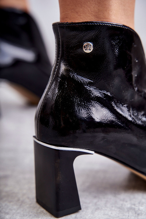 Leather boots on a post Maciejka Black 05262-01