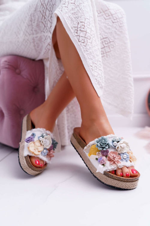 Women's Flip Flops With Flowers Thick Sole White Amadeo