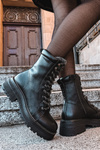 Women's trapper boots made of eco leather black Bellora