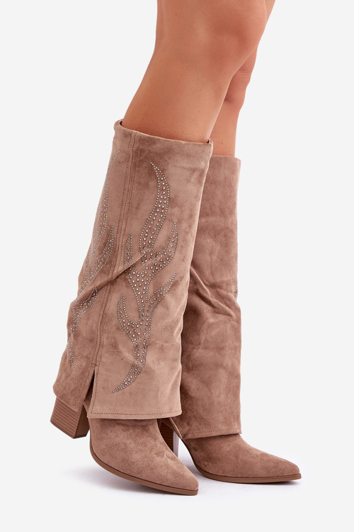 Kozaki Z Wywiniętą Cholewką I Zdobieniem Na Słupku Ciemnobeżowe Ivilta