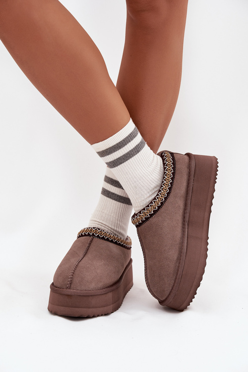 Low suede snow boots for women with embroidery on platform Vinceza 97960 Brown