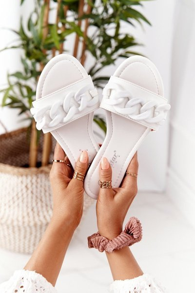 Leather Slippers With A Chain White Step By Step
