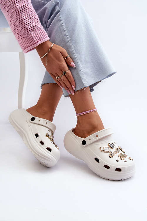 Women's Lightweight Foam Flip Flops with Thick Sole and Decorative Pins White Effiora