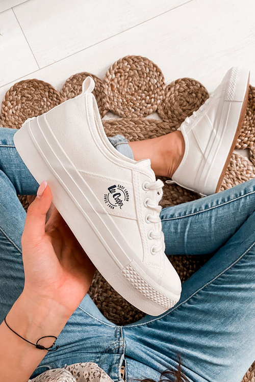 Sneakers On A Platform Lee Cooper LCW-22-31-0837L White