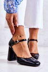 Fashionable Lacquered Pumps On A Bar Black Maoris