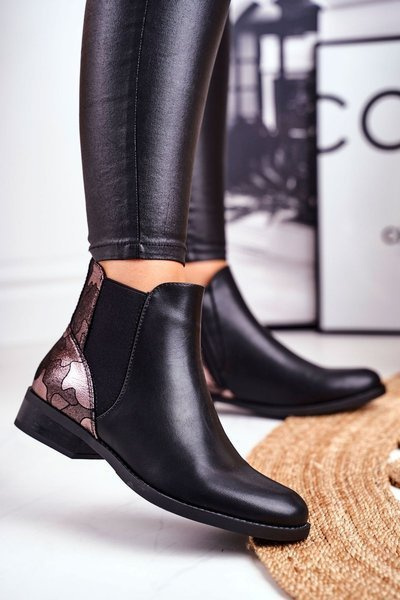 Women’s Boots On Flat Heel Black Dibbo