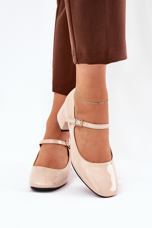 Lacquered Heels With Strap And Buckle Beige Savilae