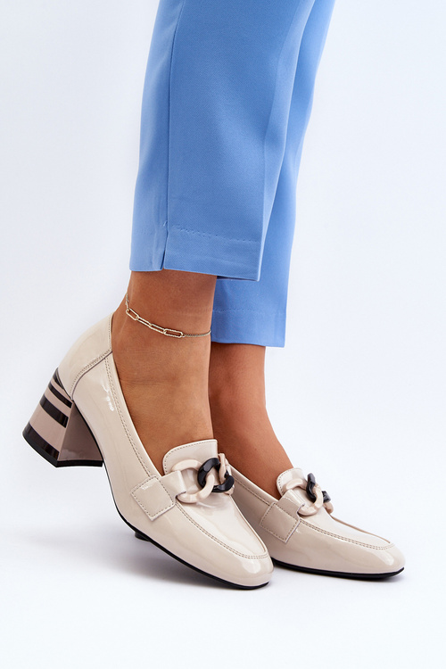 Beige Patent Leather Pumps with Chain Paliotte