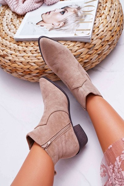 Women's Flat Heel Boots Beige Umberco