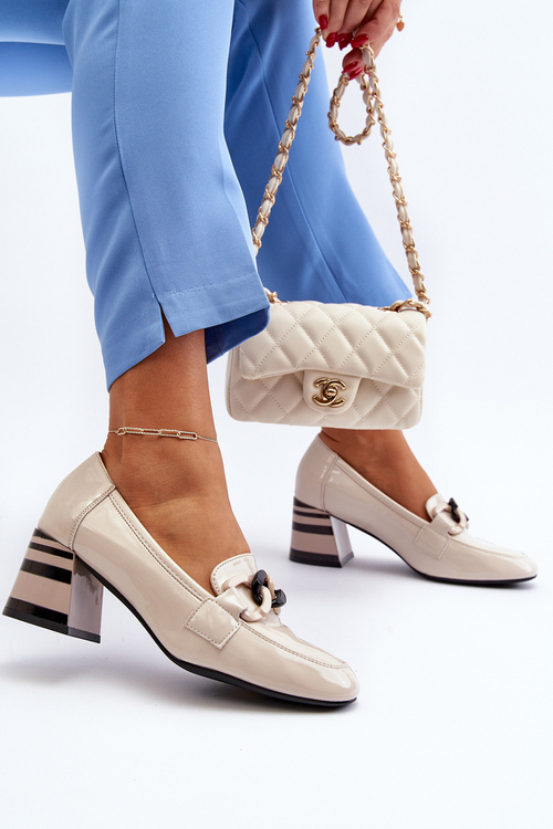 Beige Patent Leather Pumps with Chain Paliotte