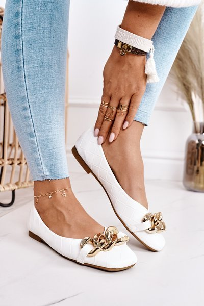 Elegant Quilted Ballerina With Chain White Coco