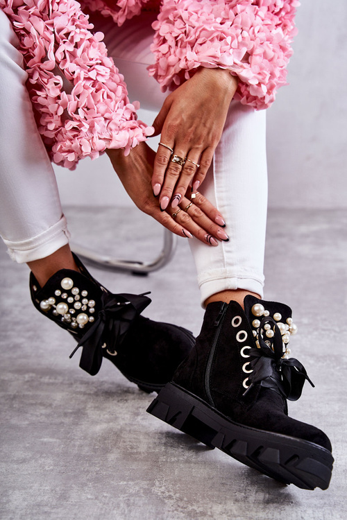 Suede Warm Boots With Pearls Black Roco