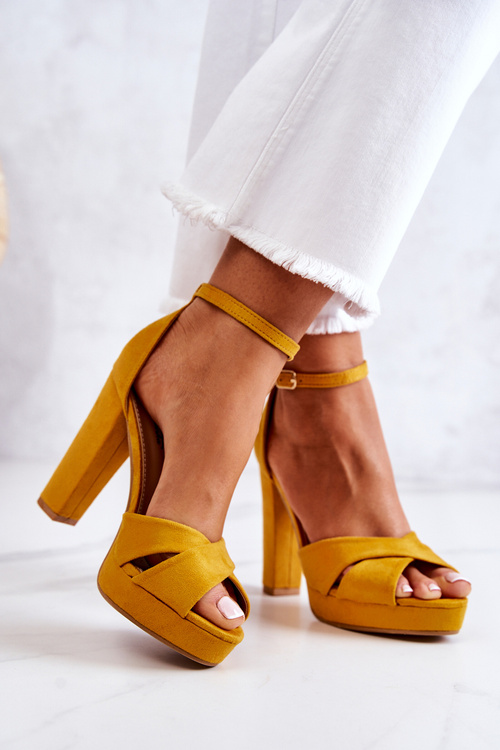 Suede Sandals On A Bar Yellow Lanelle
