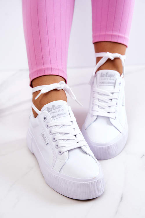 Sneakers On A Platform Lee Cooper LCW-22-31-0884L White
