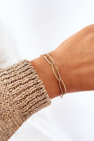 Bracelet On A Thick Chain Gold