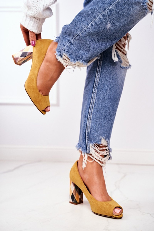 Sergio Leone PB135 Yellow suede pumps
