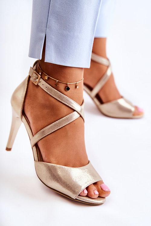 Fashionable Sandals On A High Heel Shiny Gold Loressa